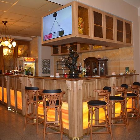 Hotel Posta Дечин Екстериор снимка