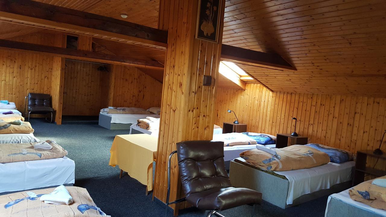 Hotel Posta Дечин Екстериор снимка