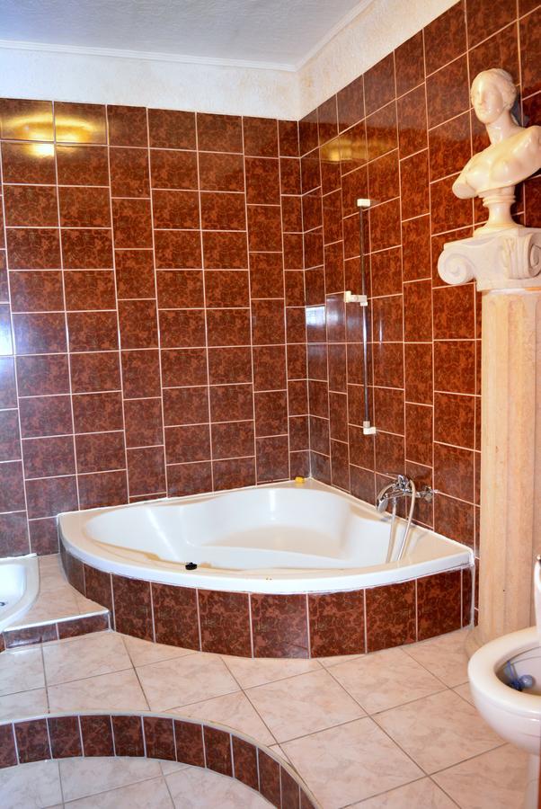 Hotel Posta Дечин Екстериор снимка