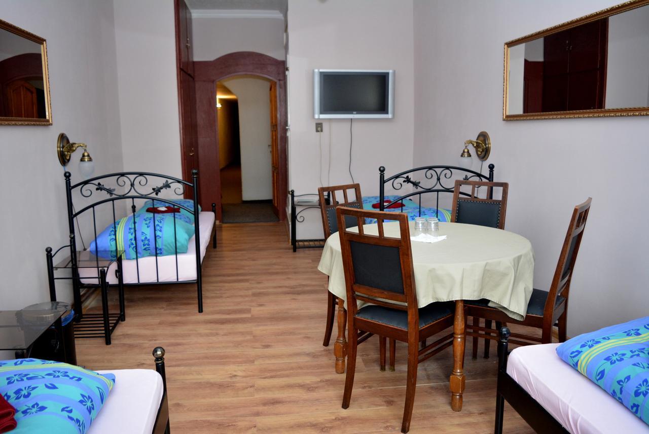 Hotel Posta Дечин Екстериор снимка