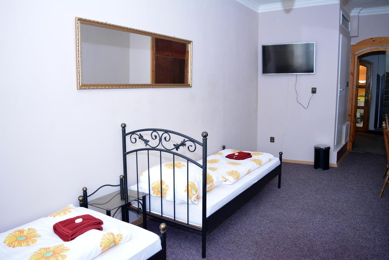 Hotel Posta Дечин Екстериор снимка