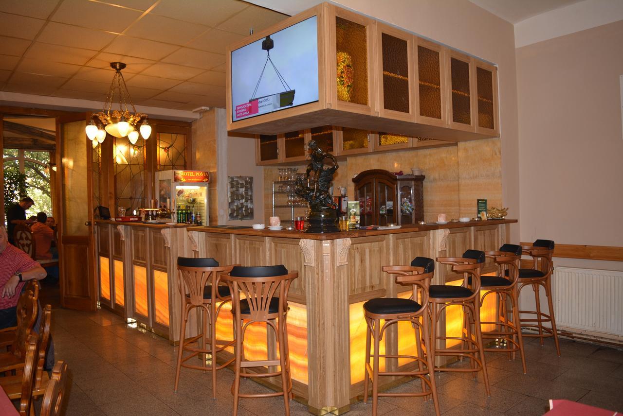 Hotel Posta Дечин Екстериор снимка