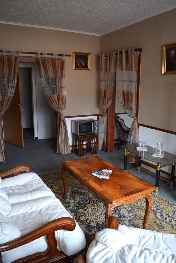 Hotel Posta Дечин Екстериор снимка